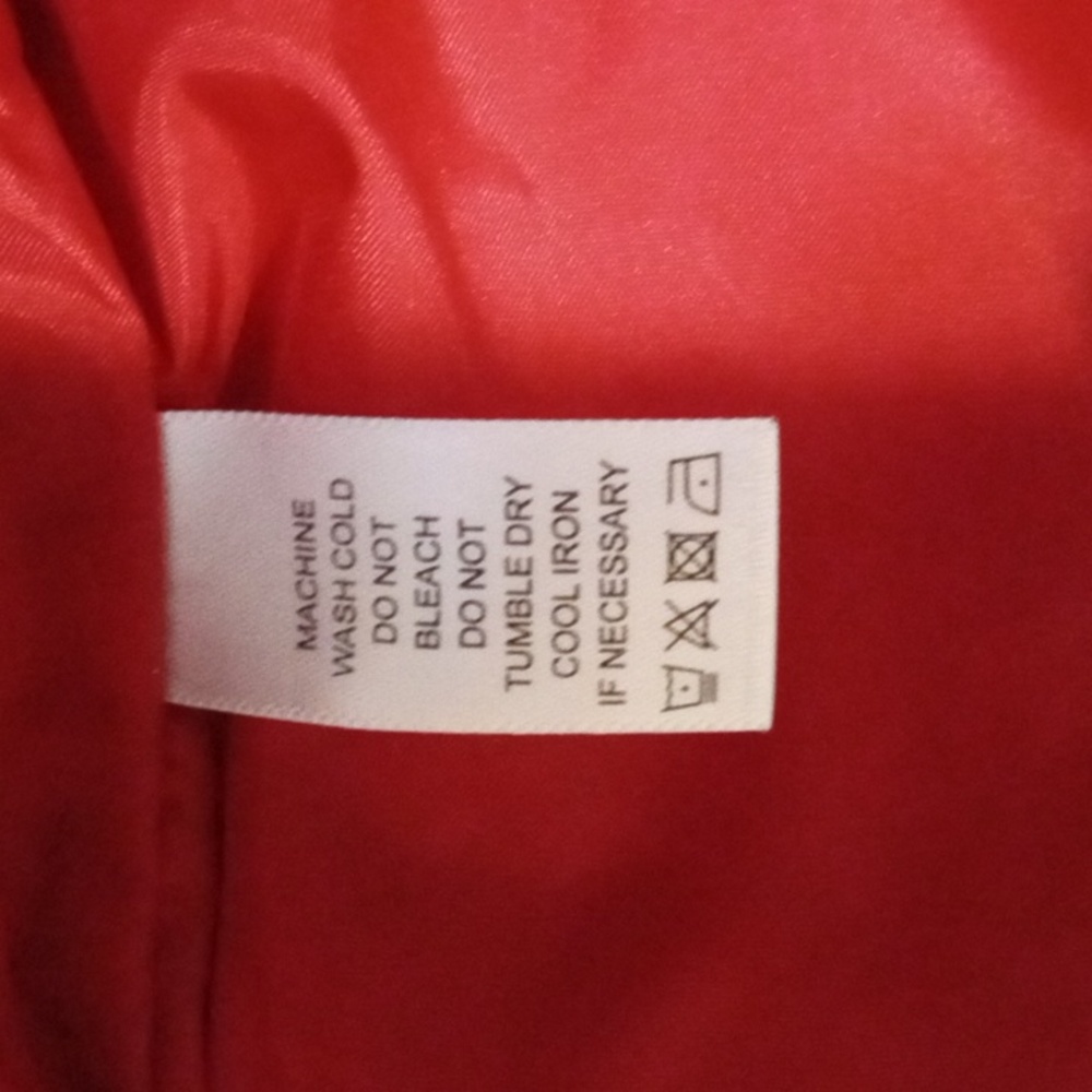 DKNY Children's Puffer Jacket Size Small (Size 6) with Pockets - Picture 8 of 10